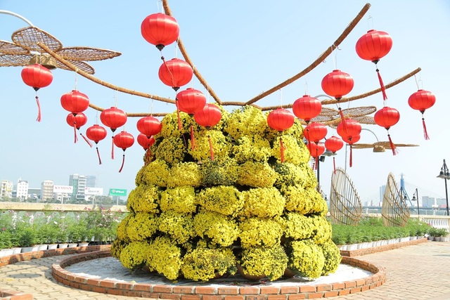 Phố xá Đà Nẵng rực rỡ sắc xuân với đường hoa “Xuân sắc màu” - 3 Phố xá Đà Nẵng rực rỡ sắc xuân với đường hoa “Xuân sắc màu” - 3