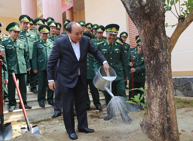 Thủ tướng chúc tết, tặng quà đồng bào tỉnh Đắk Nông - 4 Thủ tướng Chính phủ trồng cây lưu niệm tại Bộ đội biên phòng tỉnh Đắk Nông