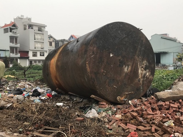 Nơi xảy ra vụ nổ kinh hoàng: Làm giàu nhờ tên lửa, đầu đạn, xe tăng cũ - 3 Nơi xảy ra vụ nổ kinh hoàng: Làm giàu nhờ tên lửa, đầu đạn, xe tăng cũ - 3