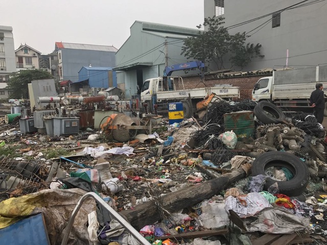Nơi xảy ra vụ nổ kinh hoàng: Làm giàu nhờ tên lửa, đầu đạn, xe tăng cũ - 4 Nơi xảy ra vụ nổ kinh hoàng: Làm giàu nhờ tên lửa, đầu đạn, xe tăng cũ - 4