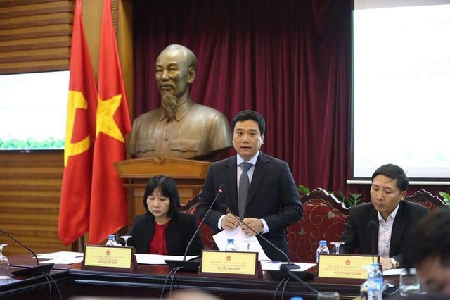 “Nóng” chuyện bình chọn 10 sự kiện Văn hoá - Thể thao - Du lịch tiêu biểu 2017 - 2 Ông Nguyễn Thái Bình - Chánh Văn phòng Bộ VHTT&DL giải đáp thắc mắc của các phóng viên tại cuộc bình chọn. Ảnh: Tùng Long