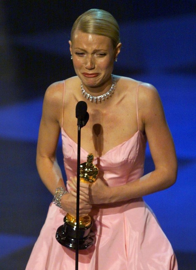 Những khoảnh khắc “ái ngại” nhất từng thấy tại lễ trao giải Oscar - 7 Bài phát biểu nhận giải kỳ lạ của nữ diễn viên Gwyneth Paltrow