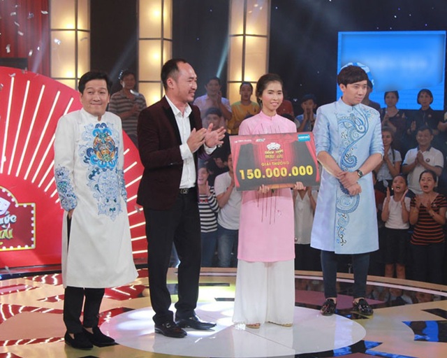 Ở phần thi đầu tiên, cặp đôi hóa thân thành 2 nghiên cứu sinh và ví von hai nam danh hài như chồn châu Phi khiến Tiến Luật phấn khích. Ở những giây cuối cùng, cô nàng Mỹ Ngân “bá đạo” đòi triệt sản Trường Giang vì chiều cao khiêm tốn khiến cho Trấn Thành không nhịn được cười.