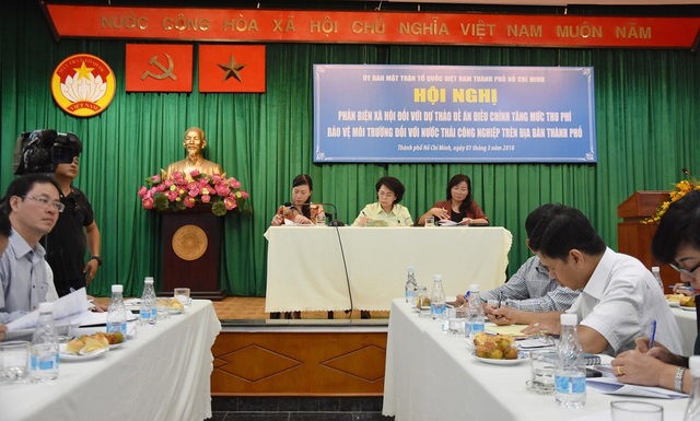 TPHCM tăng phí môi trường, doanh nghiệp “than” cách tính không công bằng - 1 Đề án tăng mức thu phí bảo vệ môi trường đối với nước thải công nghiệp là một trong 21 nội dung,đề án của UBND TPHCM triển khai Nghị quyết 54 của Quốc hội về thí điểm cơ chế, chính sách đặc thù phát triển TPHCM