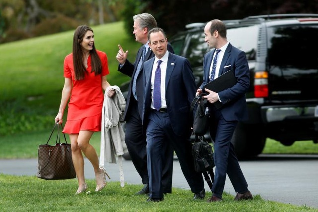 Nhan sắc "vạn người mê" của nữ cố vấn truyền thông bên cạnh Tổng thống Trump - 12
Với ngoại hình xinh đẹp và từng có thời gian làm người mẫu, gu thời trang của Hicks được đánh giá rất cao.