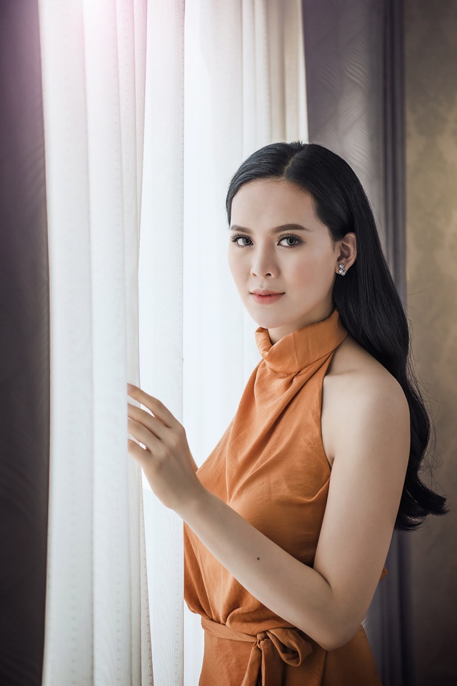 Bí ẩn sau đám cưới chục tỷ đồng với đại gia mía đường của người đẹp Hoàn vũ - 11 Bí ẩn sau đám cưới chục tỷ đồng với đại gia mía đường của người đẹp Hoàn vũ - 11