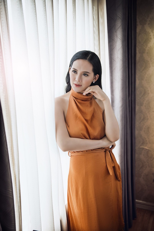 Bí ẩn sau đám cưới chục tỷ đồng với đại gia mía đường của người đẹp Hoàn vũ - 12 Bí ẩn sau đám cưới chục tỷ đồng với đại gia mía đường của người đẹp Hoàn vũ - 12