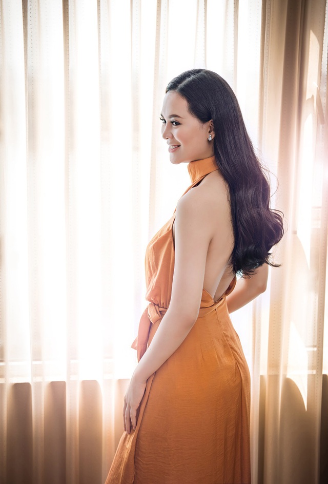 Bí ẩn sau đám cưới chục tỷ đồng với đại gia mía đường của người đẹp Hoàn vũ - 13 Bí ẩn sau đám cưới chục tỷ đồng với đại gia mía đường của người đẹp Hoàn vũ - 13