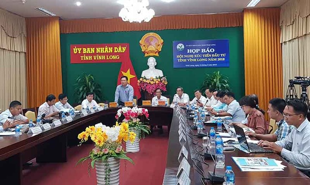 Vĩnh Long kêu gọi đầu tư 67 dự án với ước tổng vốn 27.568 tỷ đồng - 1 Quang cảnh buổi họp báo chiều 12/3