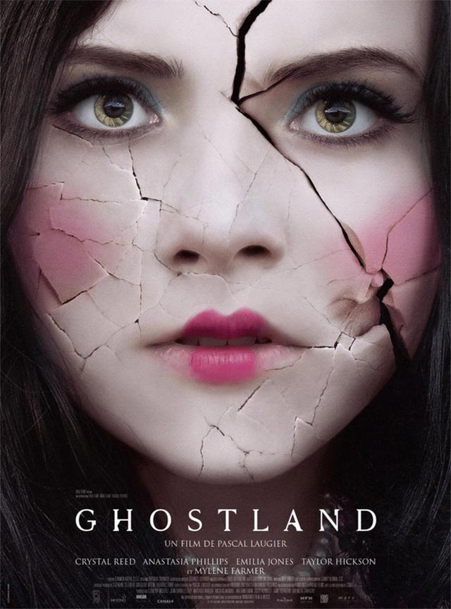 Nữ diễn viên gặp nạn vì cảnh quay áp mặt vào cửa kính - 3 Bộ phim kinh dị “Ghostland” sẽ được công chiếu tại Pháp vào tuần tới. Poster của “Ghostland” chính là gương mặt của nữ diễn viên Hickson trong tạo hình búp bê sứ với gương mặt… vỡ nát.
