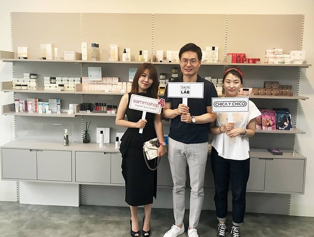 Sammi Shop phủ sóng rộng khắp, đưa mỹ phẩm chất lượng tới gần phái đẹp hơn - 8 Đại diện Sammi Shop cùng ngài Sang Yung Kim - CEO Lab Company