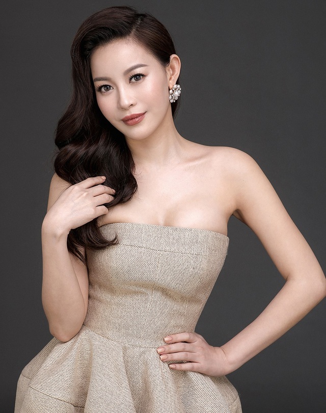 Hoa hậu áo dài Hải Dương không sợ vợ MC Phan Anh ghen khi chụp ảnh tình tứ - 8 Sau bước đệm này, Hải Dương đã nhanh chóng tham gia các hoạt động liên quan đến các cuộc thi nhan sắc trong nước và tích cực hơn trong các hoạt động thiện nguyện.
