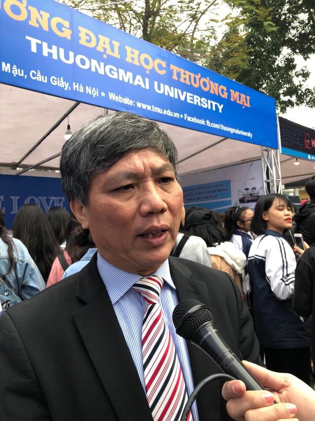 Trường ĐH Thương Mại tuyển 3.800 chỉ tiêu, mở 2 ngành học mới - 1
Ông Nguyễn Hóa, trưởng phòng đào tạo trường ĐH Thương Mại