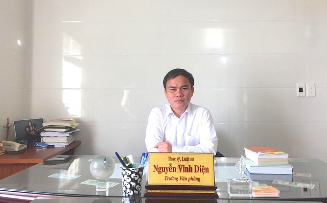 Cần thẩm tra lại vụ đang thụ án về tội giết người vẫn về nhà làm thợ xây! - 2
Theo luật sư Diện, thì cần phải xem xét, kiểm tra lại quá trình tạm đình chỉ chấp hành án phạt.