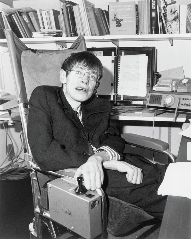 Nhìn lại cuộc đời và sự nghiệp của thiên tài vật lý quá cố Stephen Hawking - 3 Nhìn lại cuộc đời và sự nghiệp của thiên tài vật lý quá cố Stephen Hawking - 3
