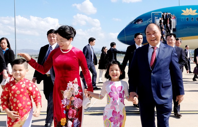 Thủ tướng Nguyễn Xuân Phúc rời New Zealand, lên đường thăm chính thức Australia - 1 Thủ tướng Nguyễn Xuân Phúc và Phu nhân tới Australia, bắt đầu chuyến thăm chính thức từ ngày 14-18/3