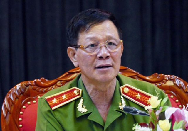 Công an Phú Thọ làm việc với tướng Phan Văn Vĩnh về đường dây đánh bạc nghìn tỷ - 1 Trung tướng Phan Văn Vĩnh, nguyên Tổng Cục Trưởng Tổng Cục cảnh sát.