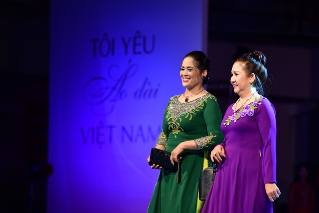 Cả thành phố Hồ Chí Minh "rạo rực" với áo dài - 3 Đại diện cho lực lượng doanh nhân nữ chi hội Phụ nữ phường Phú Thọ Hòa