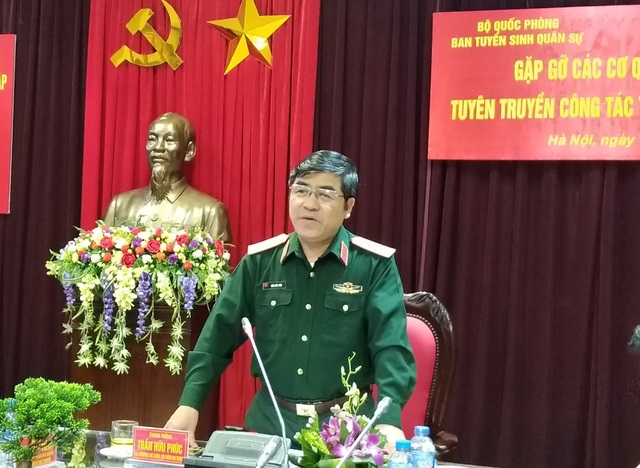 Ban tuyển sinh quân sự Bộ Quốc phòng giải đáp thông tin tuyển sinh 2018 - 1 Trung tướng Trần Hữu Phúc – Cục trưởng Cục Nhà trường.