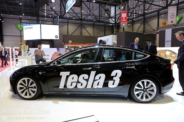Sự hiện diện kỳ lạ của Tesla Model 3 tại Triển lãm ô tô Geneva 2018 - 1 Sự hiện diện kỳ lạ của Tesla Model 3 tại Triển lãm ô tô Geneva 2018 - 1