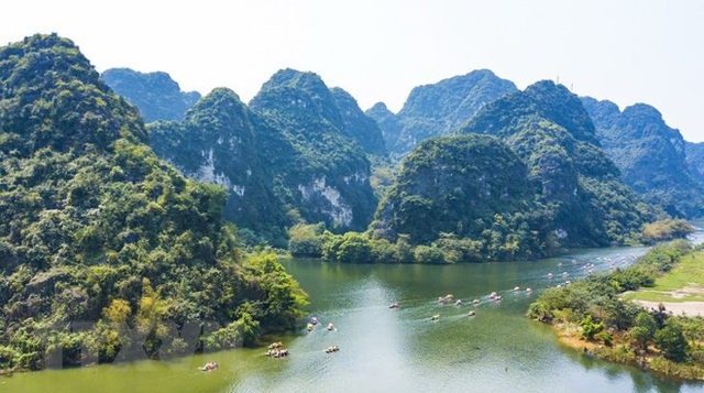 Ngây ngất với vẻ đẹp hùng vĩ nhìn từ trên cao của danh thắng Tràng An - 3 Ngây ngất với vẻ đẹp hùng vĩ nhìn từ trên cao của danh thắng Tràng An - 3