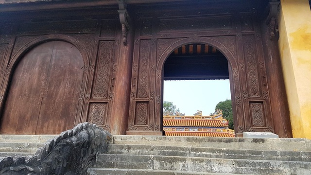 Bí ẩn về lăng mộ của vị vua Nguyễn - 18 Cổng gỗ dẫn lên điện Gia Thành là nơi thờ thân mẫu của vua Minh Mạng