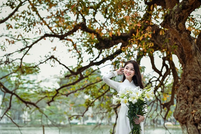 Nữ sinh 17 tuổi đẹp rạng ngời bên hoa loa kèn - 9 Nữ sinh 17 tuổi đẹp rạng ngời bên hoa loa kèn - 9