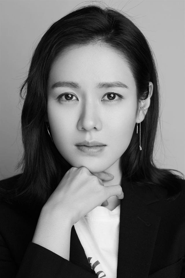 “Nữ hoàng phim bi” tâm sự chuyện đi về lẻ bóng ở tuổi “đầu 3” - 5 Son Ye-jin