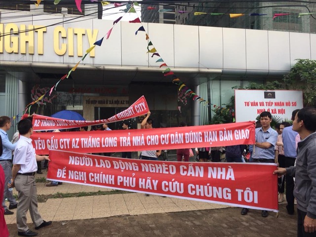 Hi hữu: Đã chậm tiến độ, chủ đầu tư còn "đòi" thanh lý hợp đồng - 1 Khách hàng mua nhà tại dự án Bright City tiếp tục phải xuống đường sau khi chủ đầu tư đột ngột tuyên bố muốn thanh lý hợp đồng.