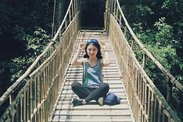 Cô gái 9x xinh đẹp, tự tin khởi nghiệp khi còn là sinh viên - 3 Là một cô gái năng động, Chi từng đi làm thêm, là trợ giảng tiếng Anh và nhân viên marketing