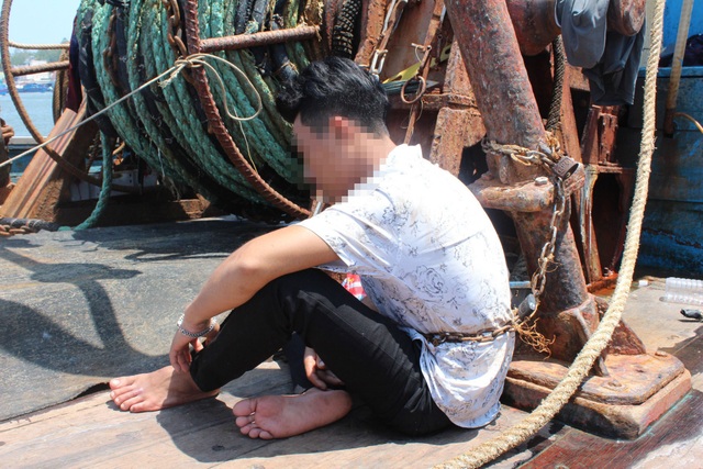 Giải cứu 4 thuyền viên bị chủ tàu trói bằng xích sắt - 1
Một ngư dân bị ông T. dùng xích sắt, dây thừng trói.
