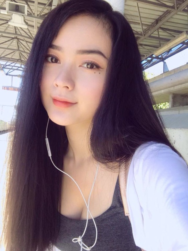 "Hot girl ảnh thẻ" rũ bỏ vẻ ngây thơ, gợi cảm bất ngờ sau 2 năm du học - 11 "Hot girl ảnh thẻ" rũ bỏ vẻ ngây thơ, gợi cảm bất ngờ sau 2 năm du học - 11