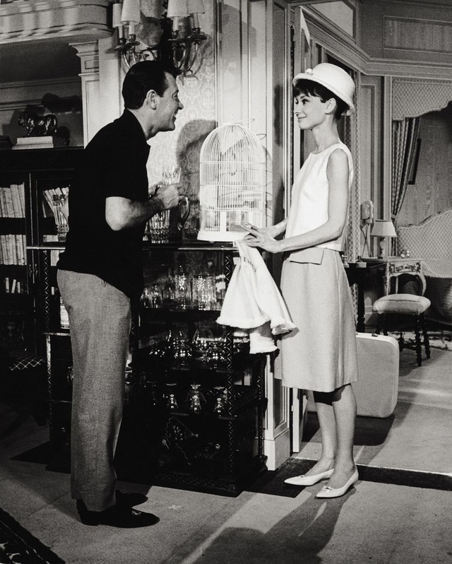 Audrey Hepburn và những bộ váy tuyệt đẹp của Givenchy - 19 Audrey Hepburn và những bộ váy tuyệt đẹp của Givenchy - 19