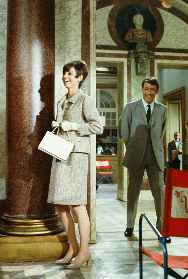 Audrey Hepburn và những bộ váy tuyệt đẹp của Givenchy - 21 Audrey Hepburn và những bộ váy tuyệt đẹp của Givenchy - 21