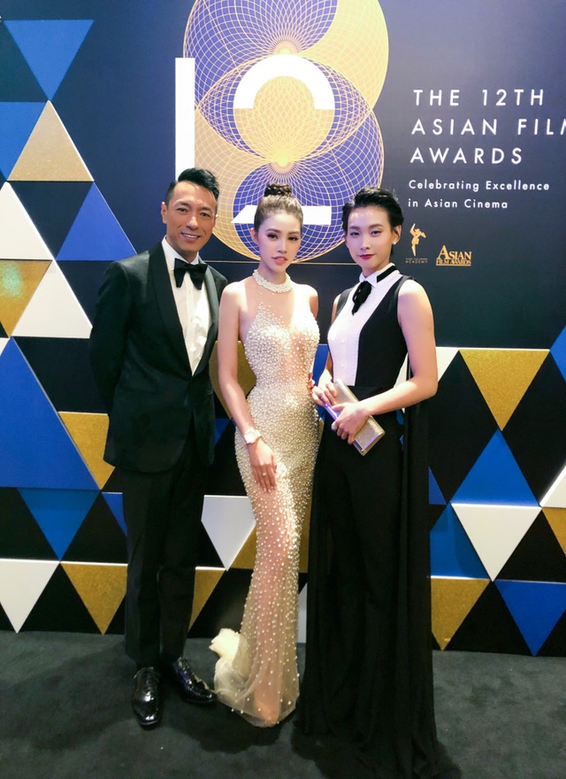 Hoa hậu “Hội con nhà giàu” quyến rũ bên Cổ Thiên Lạc cùng dàn sao quốc tế - 6 Philip Keung (Diễn viên TVB - bên trái).