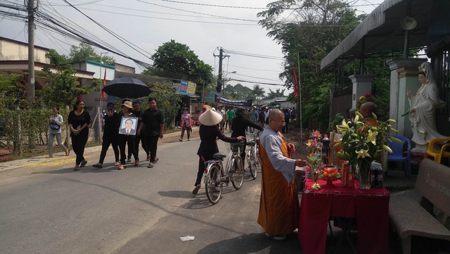 Nguyên Thủ tướng Phan Văn Khải được an táng bên mộ người vợ quá cố - 23 Nguyên Thủ tướng Phan Văn Khải được an táng bên mộ người vợ quá cố - 23