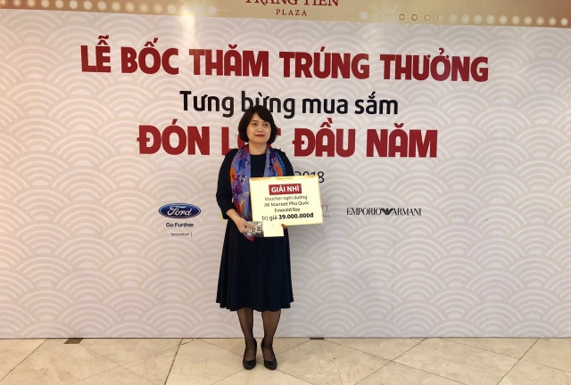 Lộ diện chủ nhân của các giải thưởng trị giá hơn 1,4 tỷ đồng của Tràng Tiền Plaza - 6 Lộ diện chủ nhân của các giải thưởng trị giá hơn 1,4 tỷ đồng của Tràng Tiền Plaza - 6