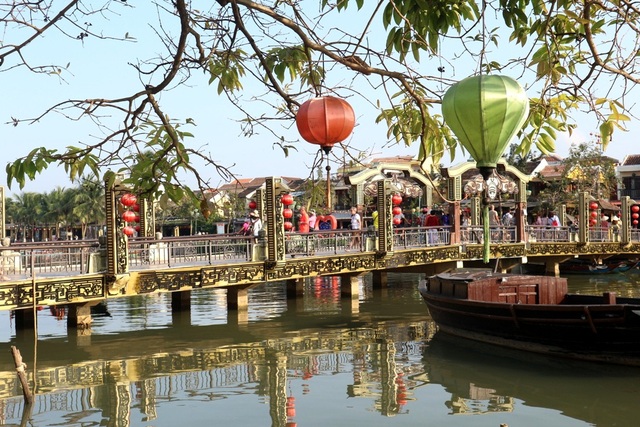 6 góc sống ảo “nghìn like” không tốn một xu ở Hội An - 6 Sông Hoài thơ mộng được người dân và du khách rất yêu thích