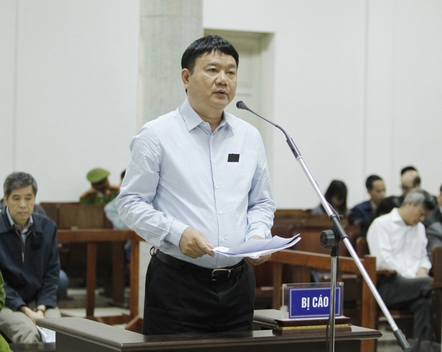 
Bị cáo Đinh La Thăng nói mình không quanh co, chối tội (ảnh TTXVN)
