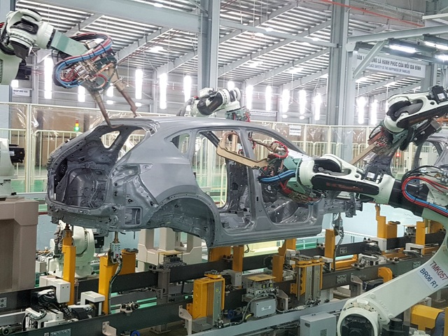 “Không phân biệt ô tô nhập khẩu hay lắp ráp trong nước” - 3 Dây chuyền lắp ráp tự động xe Mazda