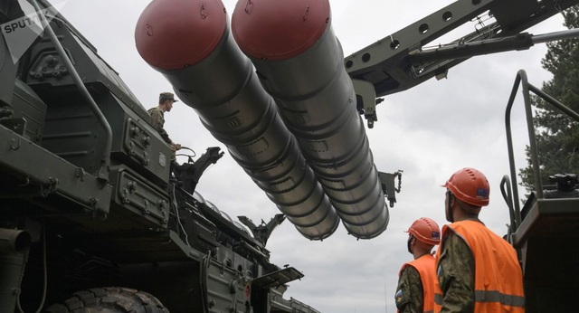 Chuyên gia lý giải vì sao “rồng lửa” S-400 của Nga tốt cho Thổ Nhĩ Kỳ hơn Patriot của Mỹ - 1
(Ảnh: Sputnik)