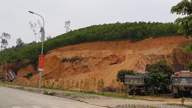“Đất tặc” rầm rộ hoành hành ngay cạnh Khu di tích quốc gia Truông Bồn? - 5 “Đất tặc” rầm rộ hoành hành ngay cạnh Khu di tích quốc gia Truông Bồn? - 5