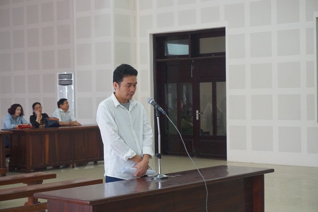 Tự xưng là nhân viên công ty bất động sản, lừa đảo chiếm đoạt hơn 5 tỷ đồng - 1 Bị cáo Hào tại phiên tòa