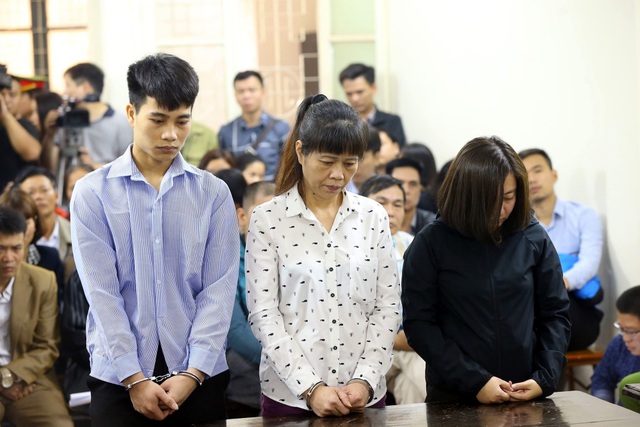 Nhân chứng vụ cháy quán karaoke 13 người chết: “Mày cứ làm đi, cháy tao chịu” - 1
Các bị cáo tại phiên xử sáng nay