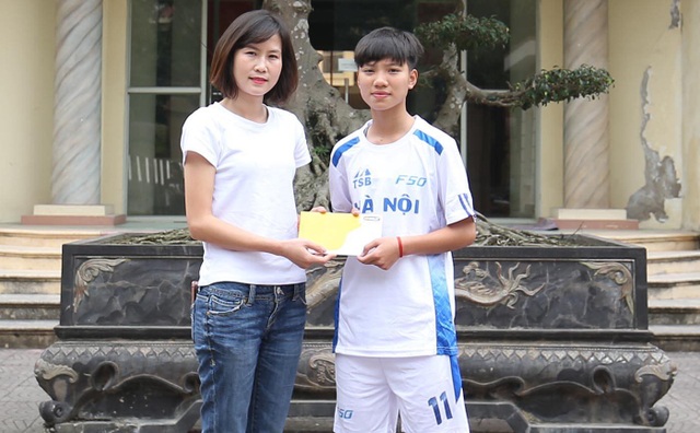 Cựu tuyển thủ bóng đá nữ quốc gia hỗ trợ đồng nghiệp gặp khó khăn - 1 Cựu tuyển thủ nữ quốc gia Ngọc Châm giúp đỡ khó khăn cho đồng nghiệp gặp trắc trở trong cuộc sống