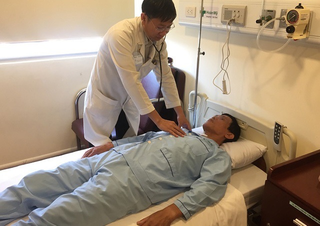 Ngậm tăm khi uống bia, bệnh nhân suýt mất mạng - 2 Chỉ vì thói quen ngậm tăm khí ăn uống, người đàn ông đã suýt mất mạng