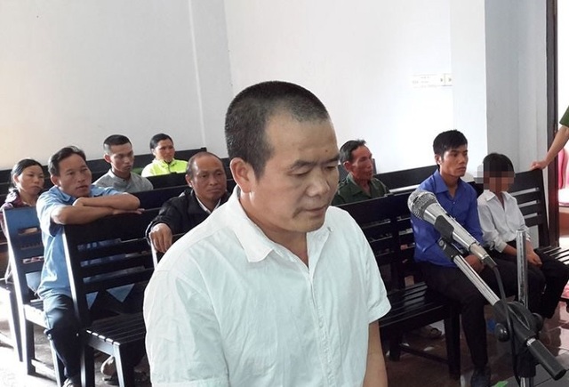 Vừa ra tù vì tội hiếp dâm, lại tiếp tục hại đời bé gái cùng thôn - 1 bị cáo Thiết tại phiên tòa sơ thẩm