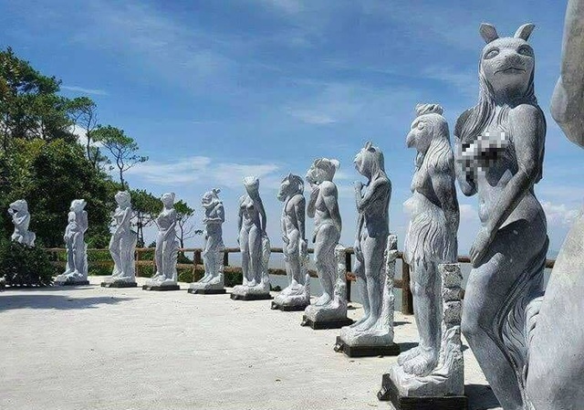 Loạt tượng 12 con giáp sẽ “đóng” khố và cấm trẻ em dưới 18 tuổi? - 3 Phía đơn vị này cho biết đã tháo bỏ các trang phục phản cảm và chờ ý kiến chỉ đạo của các cơ quan chức năng