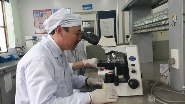Ông Hoàng Minh Châu, TGĐ công ty Nam Dược đồng thời là tác giả trong nhóm nghiên cứu tìm ra 9 chất mới điều trị tiểu đường từ dây thìa canh Việt Nam