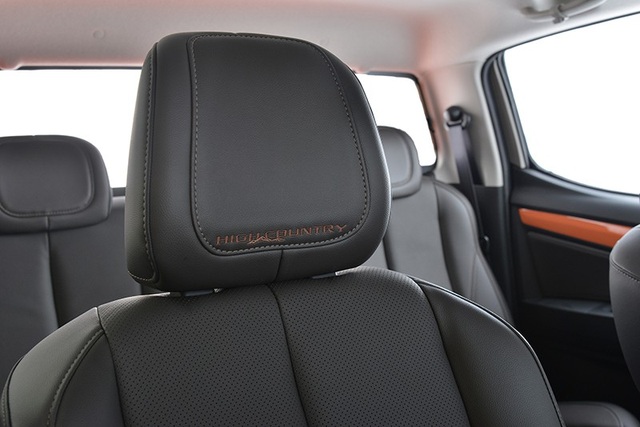 Chevrolet Colorado có thêm nhiều phụ kiện làm đẹp - 12 Chevrolet Colorado có thêm nhiều phụ kiện làm đẹp - 12